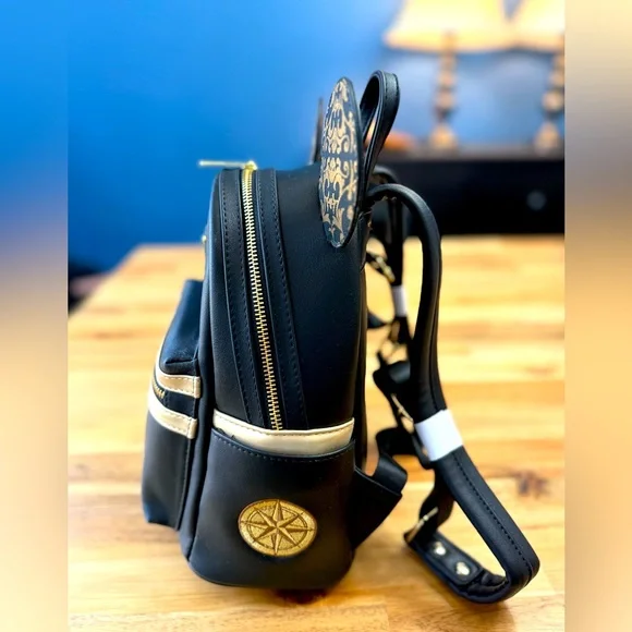 MMMA Pirates of the Caribbean Backpack 2 of 12 2025
Mickey Mouse NWT - Picture 3 of 5